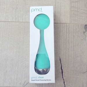 PMD clean Smart facial cleansing device